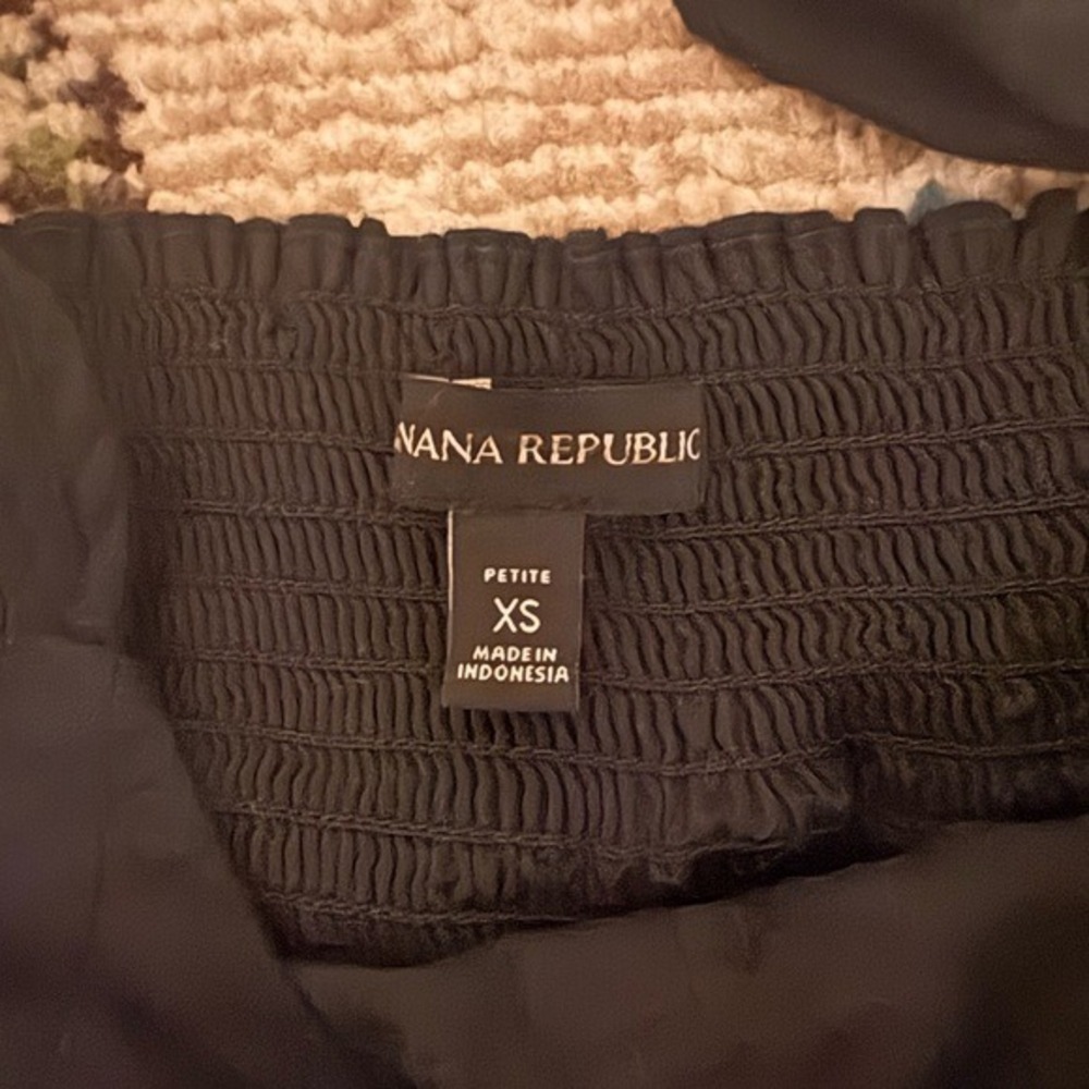 Banana Republic Petite XS‎ Black Linen Blend Button Front Crop top - Picture 4 of 6
